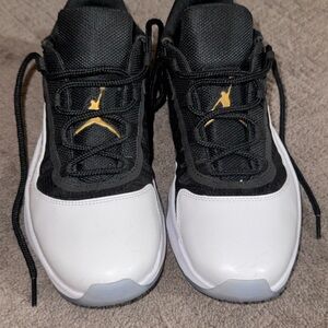 Nike Air Jordan 11 CMFT shoes 7.5